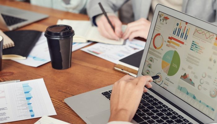 pexels-fauxels-3183171